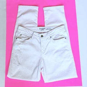 Levi’s Distressed Jeans